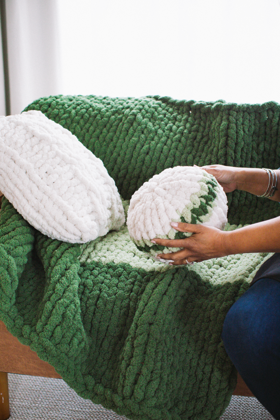 Chunky Knit Pillows & Blankets